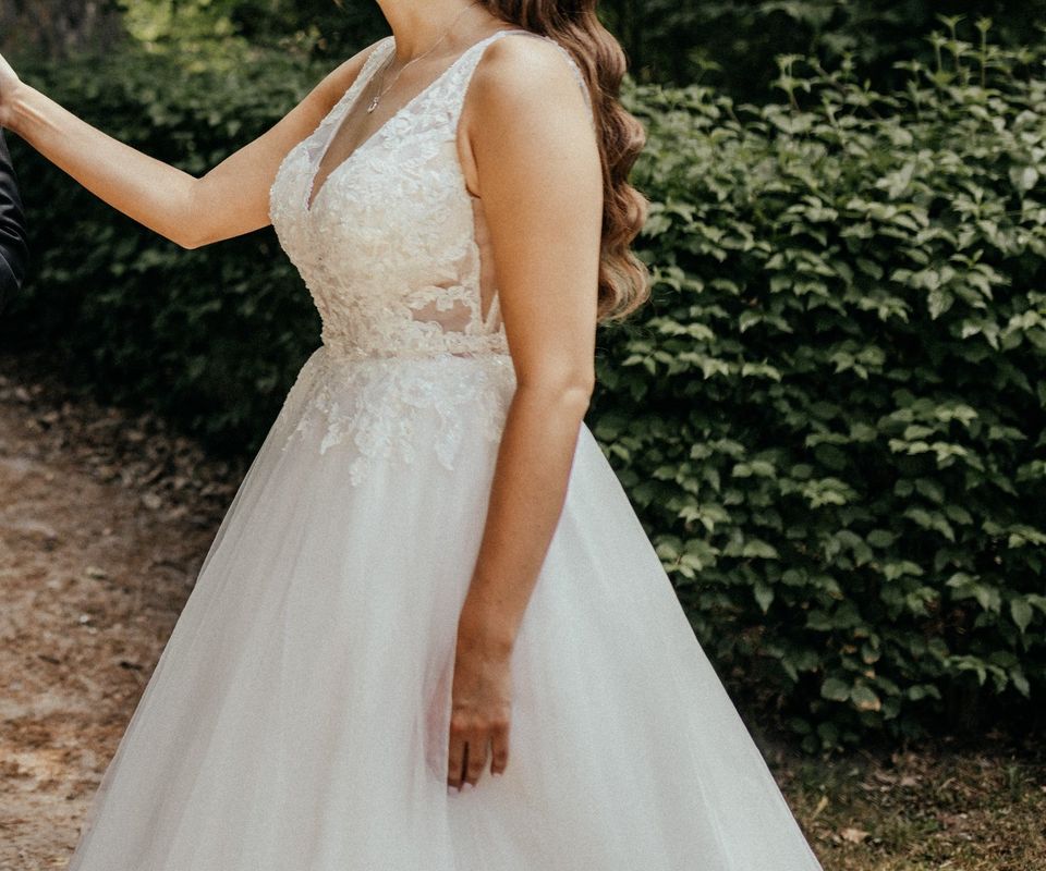 Brautkleid A-Linie Pronovias ivory Rückenausschnitt Marie Bernal in Possenheim