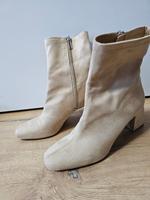 Bershka Stiefelette Stiefel beige nude Gr. 41 Berlin - Tempelhof Vorschau