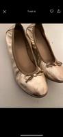 Ballerina 40 Gold Leder Ballerinas Echtleder glänzend Slipper top Nordrhein-Westfalen - Erkrath Vorschau