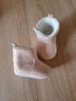 NEU Sterntaler Baby Schuhe Teddy Fell schimmer Herzen rosa 15/16 Bayern - Erlenbach am Main  Vorschau