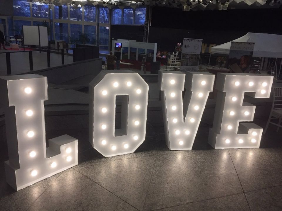 Verleih! XXL Leuchtbuchstaben LOVE Buchstaben 120cm Hochzeit in Düsseldorf