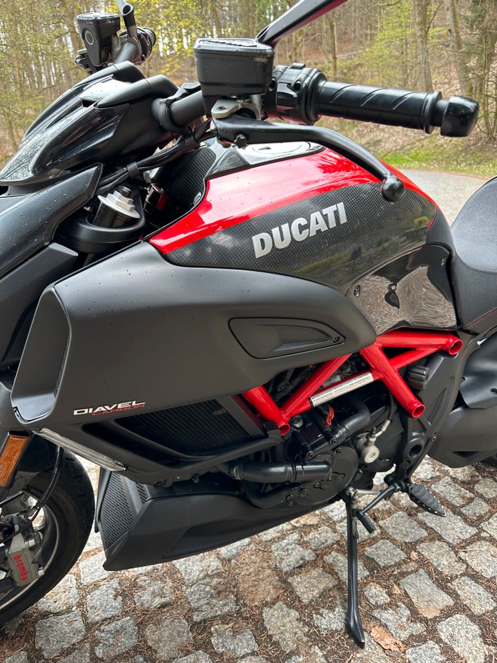 Ducati  Diavel Carbon 2015 in Düsseldorf