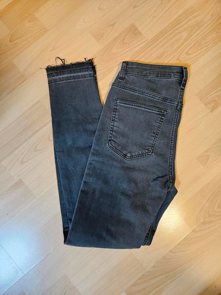 High waist Jeans in Stuttgart