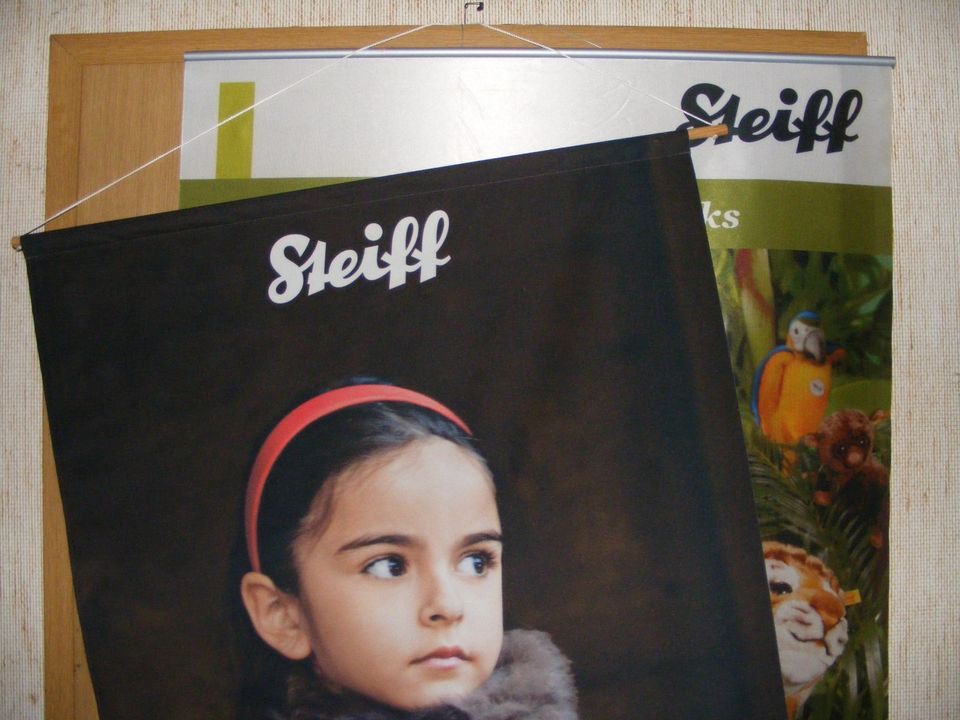 2x Original Steiff Werbebanner - Stoff-Plakat - Verkaufshilfe in Porta Westfalica