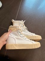 Chucks von Zara in beige-weiß Niedersachsen - Delmenhorst Vorschau