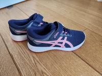 Asics Sportschuhe Größe 37 Düsseldorf - Heerdt Vorschau