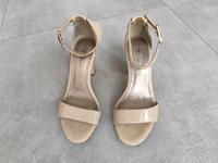 Schicke Tamaris Sandalen, Lack beige, Gr. 36 Nordrhein-Westfalen - Gütersloh Vorschau