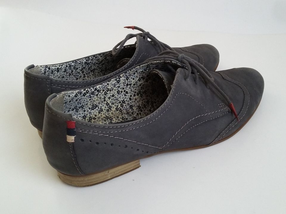 TAMARIS Halbschuhe Gr. 39 Blau navy Leder Budapester Schnürer in Bautzen