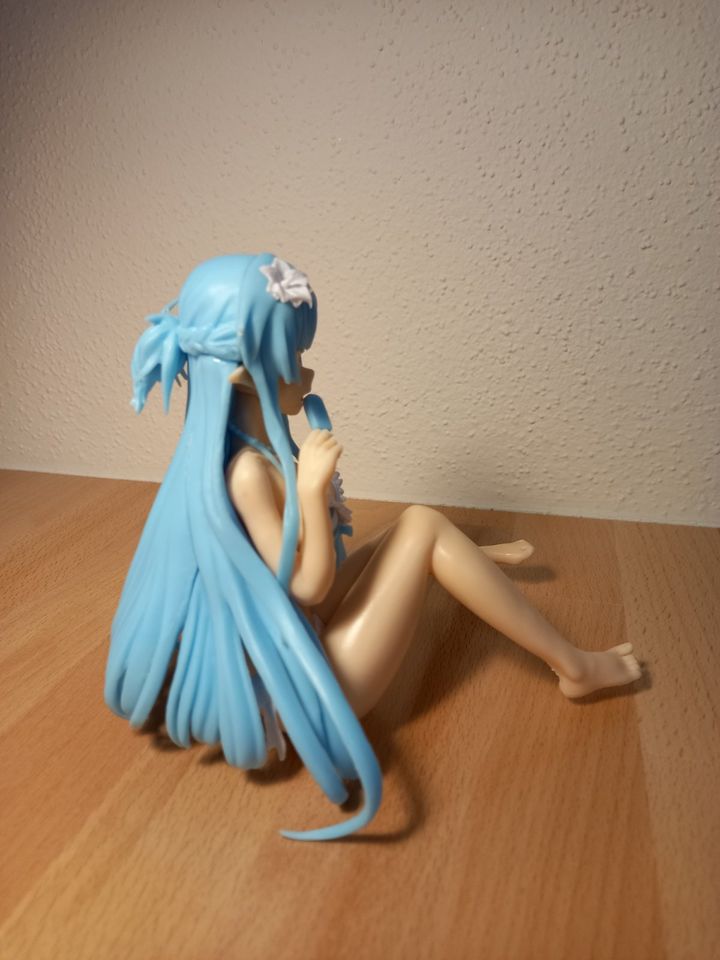 Anime Figur - Sitzender Blaue Bikini Girl - 13 cm in München