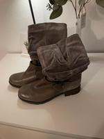 Clarks Boots Stiefel Stiefeletten grau Wildleder Leder  40 Hessen - Lohfelden Vorschau