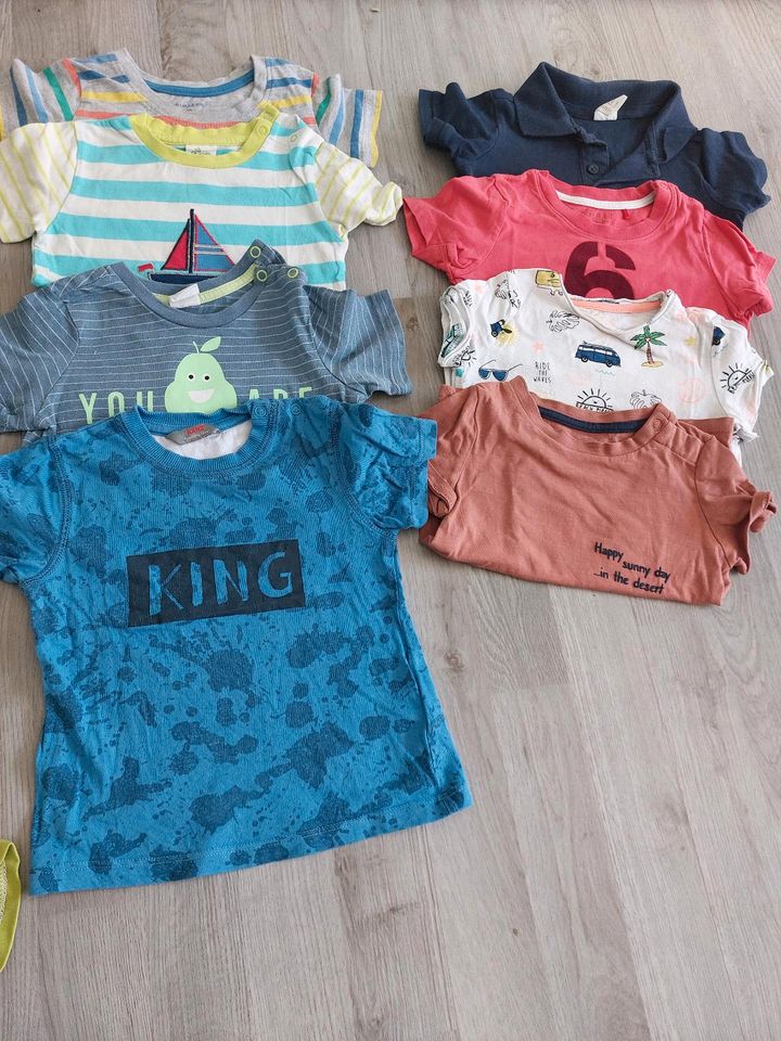 T-Shirts Tshirt Paket Jungen Größe 80 Kleiderpaket in Wallmenroth