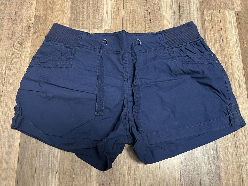 Damen Shorts / kurze Hose, dunkelblau, Gr.: 42 * Orsay in Rösrath