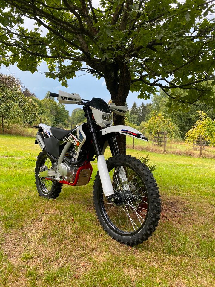 AJP SPR 125 Enduro Modelljahr 2024 in Bielefeld