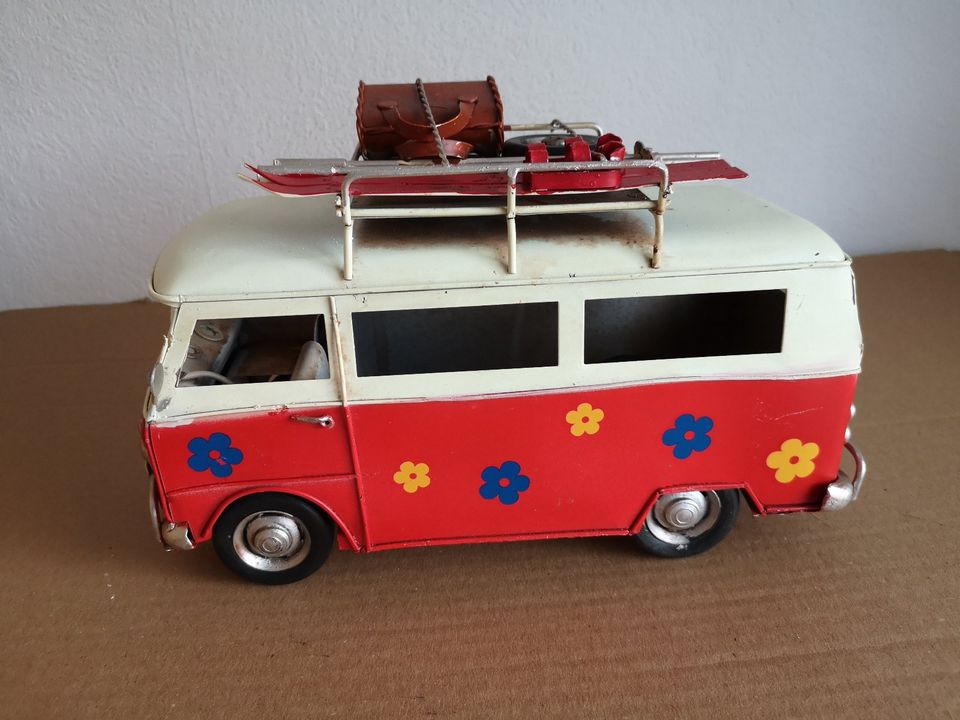 Blechauto Deko Spielzeug Hippie Surf Modellauto Campingbus in Preetz