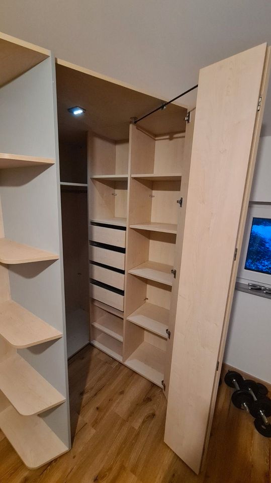 Fiftytwo Begehbarer Kleiderschrank in Maisach