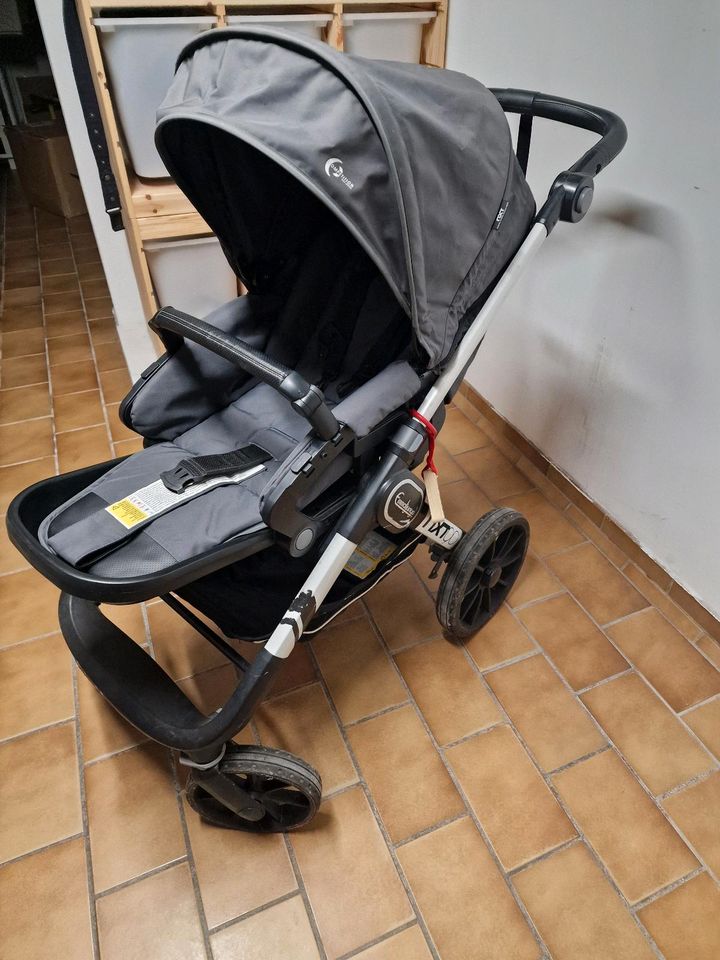 Hochwertiger Kinderwagen Emmaljunga mit viel Zubehör in Harsewinkel