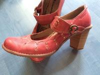 Neuwertig!! TAMARIS Pumps Damen Gr. 40 LEDER Sachsen - Annaberg-Buchholz Vorschau