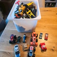 Kiste voller Spielzeugautos  136 Stück,  viel Hot Wheels dabei Nordrhein-Westfalen - Marl Vorschau