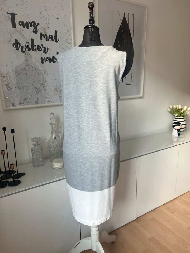 Cos Kleid Etuikleid Jersey Grau Weiß Gr.  L in Hannover