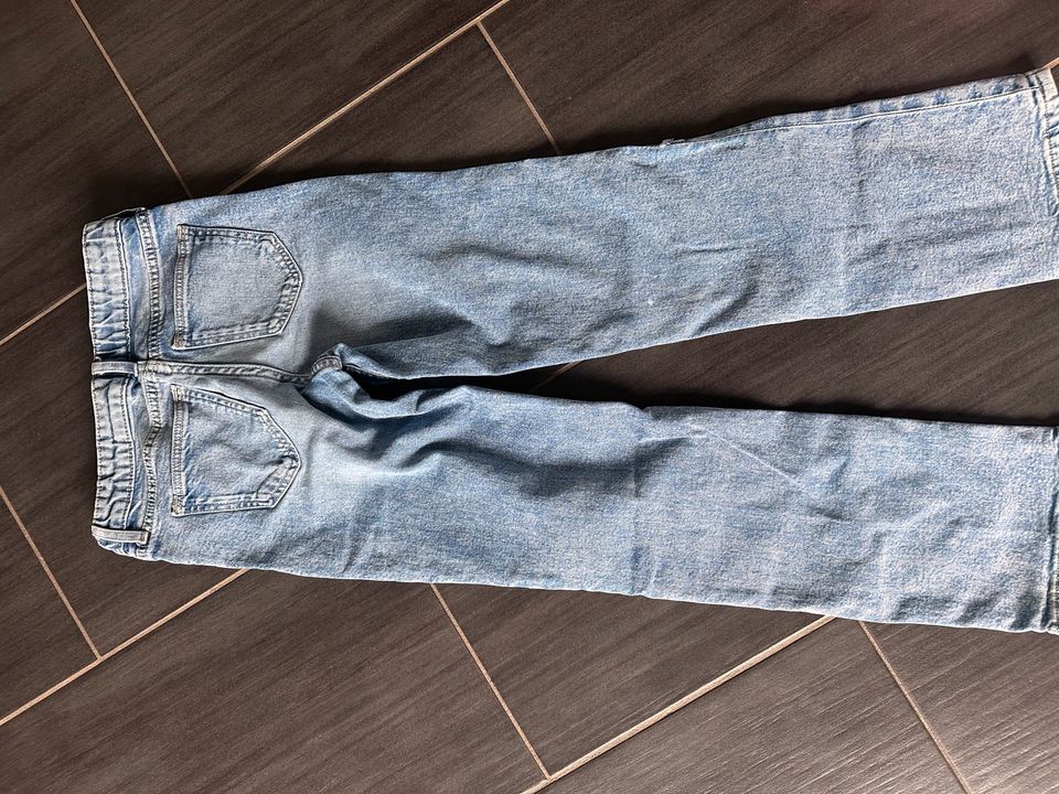 Jeans  Gr. 146, weit, H+M, Mädchen in Dirmstein