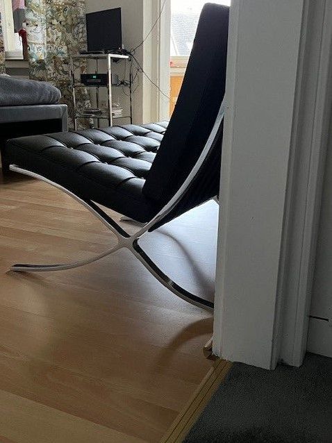 Barcelona Knoll International 2 Sessel + 1 Hocker Leder schwarz in Duisburg