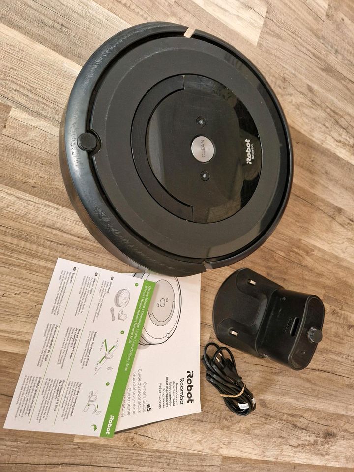 IRobot Roomba E5 Tierhaar/ Roomba App in Raisdorf