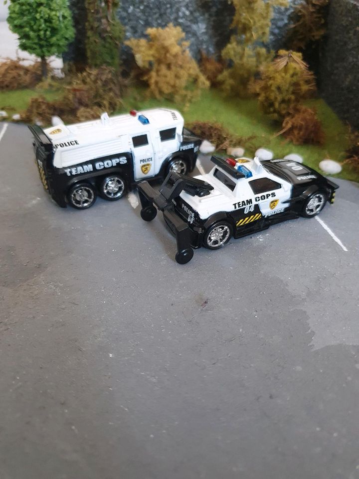 Majorette Solido Police Team Cops Cars in Niederdorfelden