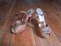 Braune High-Heels (Guess, Gr. 38) Bayern - Veitsbronn Vorschau