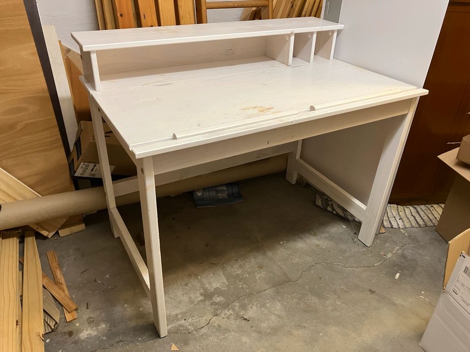 Schreibtisch für Kinder in weiß aus Holz in Kissing