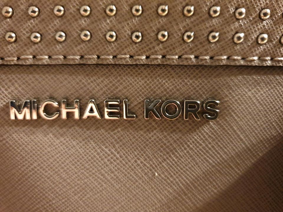 MK, original Michael Kors Handtasche in Lützelbach