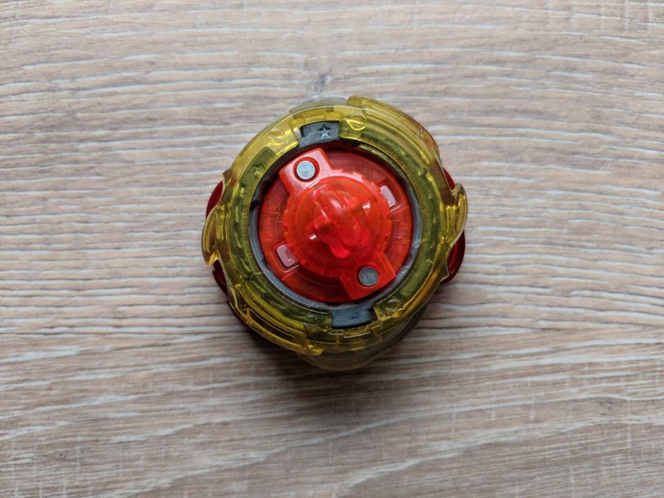 Original Takara Tomy Beyblade Burst Dual Bey- Fang Fenrir - Japan in  Rheinland-Pfalz - Mainz | Weitere Spielzeug günstig kaufen, gebraucht oder  neu | eBay Kleinanzeigen ist jetzt Kleinanzeigen