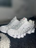 Weiße Nike shox Größe 41 Nordrhein-Westfalen - Gelsenkirchen Vorschau