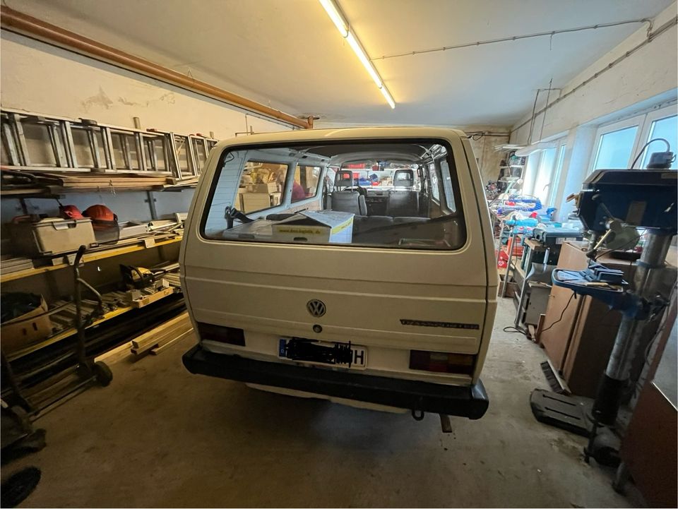 VW Bus T3 WBX 2,1 Transporter mit Multivan-Ausstattung in Solingen