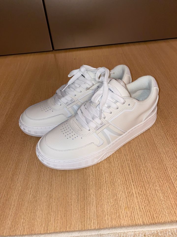 Herren Sneaker Lacoste off white Gr. 41 in Freiburg im Breisgau