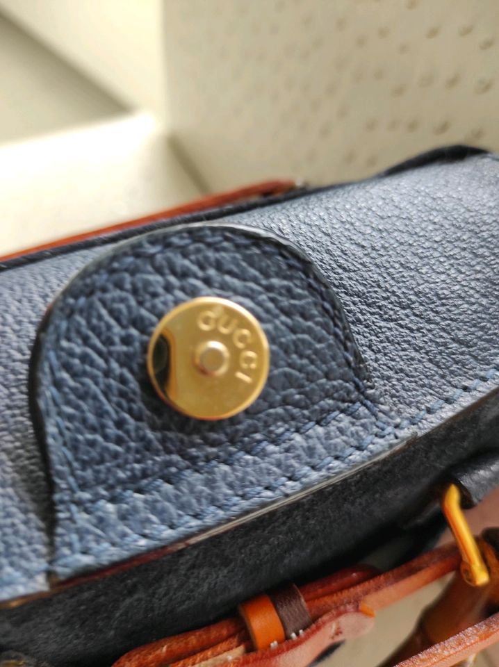 Gucci Vintage Mini Wildleder Bamboo Tasche in Lübeck