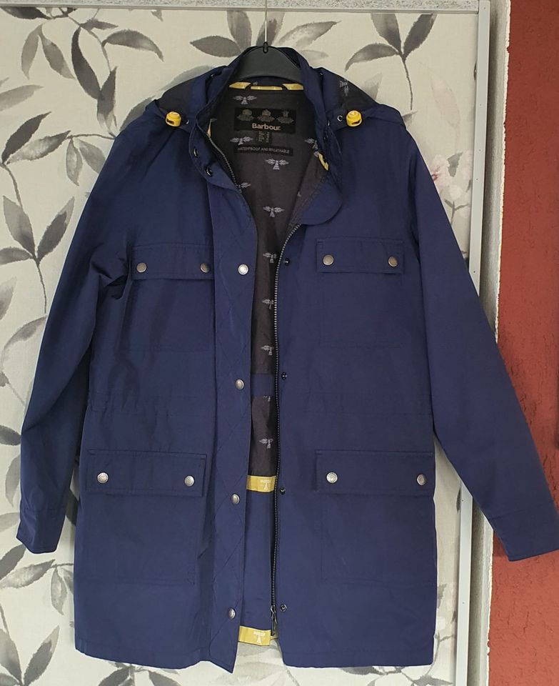 BARBOUR - WATERPROOF AND BREATHABLE - DAMENJACKE - GR. 40 in Wehr