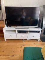 Ikea Hermnes TV Board 147 cm weiss Hessen - Maintal Vorschau