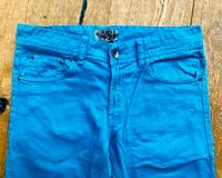 BERSHKA Jeans slim Gr. 38 hell blau/ Schlumpf Blau / Top Nordrhein-Westfalen - Wesseling Vorschau