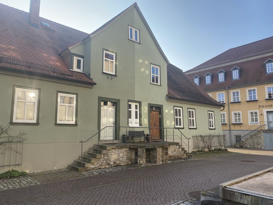 Historisches Zweifamilienhaus zum Fertigstellen in perfekter Lage in Nesse-Apfelstädt