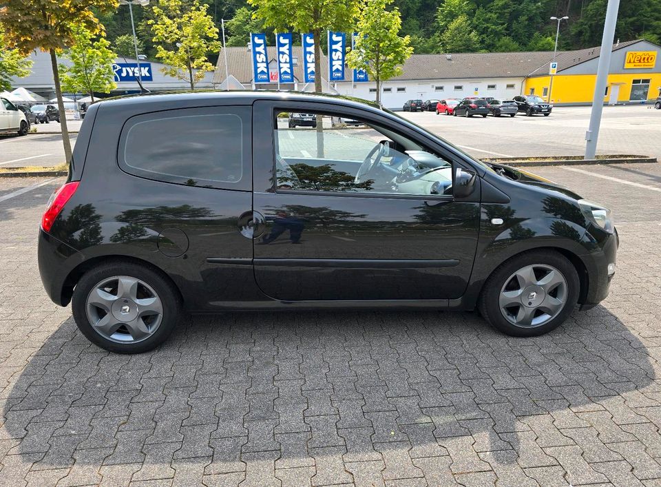 Renault Twingo II (08.2013, mehr als 126.179 km) in Bad Ems