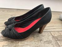 Hackenschuhe Pumps Peeptoes schwarz Größe 40 Schleswig-Holstein - Erfde Vorschau