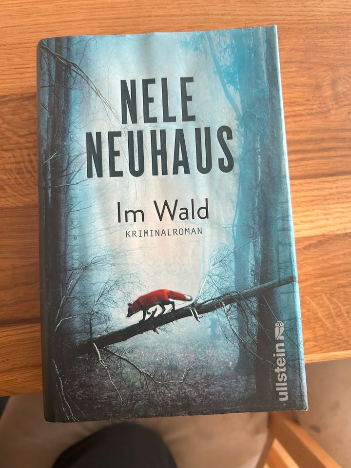 Hardcoverbuch Im Wald von Nele Neuhaus. in Berlin