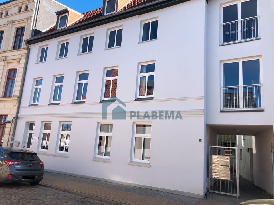 Coole Ein- Zimmer- Wohnung mit grossem Dielenbereich in der Schelfstadt mit neuwertiger Einbauküche, ruhige Lage in Schwerin