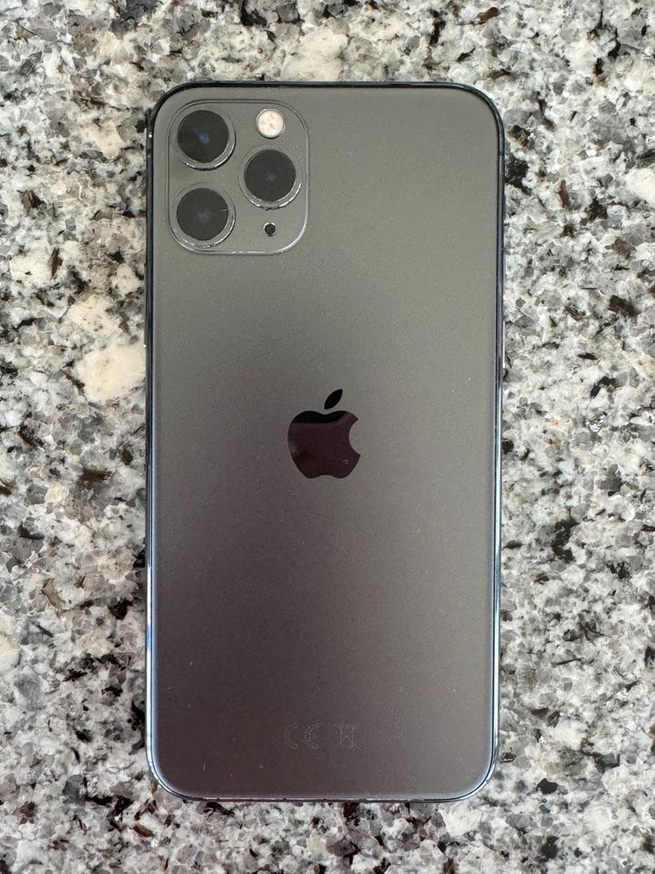 iPhone 11 Pro 256 GB spacegrau in Stuttgart