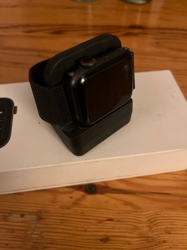 Apple Watch Series 5 in Hamburg