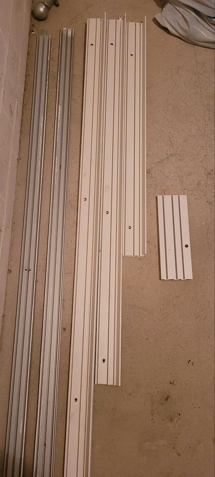 Diverse Gardinenschienen Holz/Metall in Geesthacht