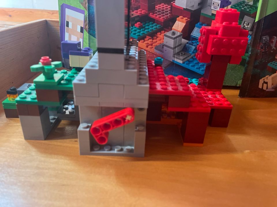 Lego Minecraft Das zerstörte Portal 21172 in Oldenburg