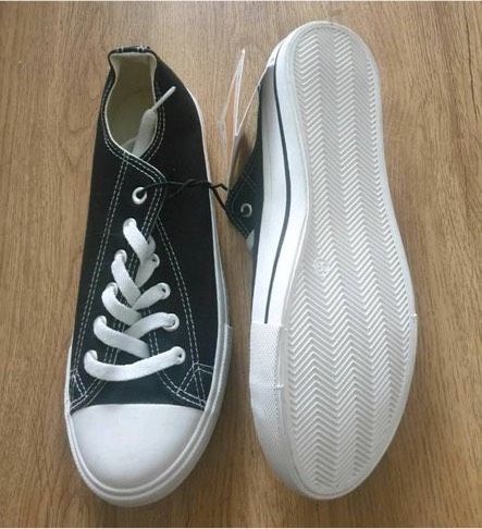 Jucks Schuhe Sneaker Chucks schwarz weis NEU ! in Freiburg im Breisgau