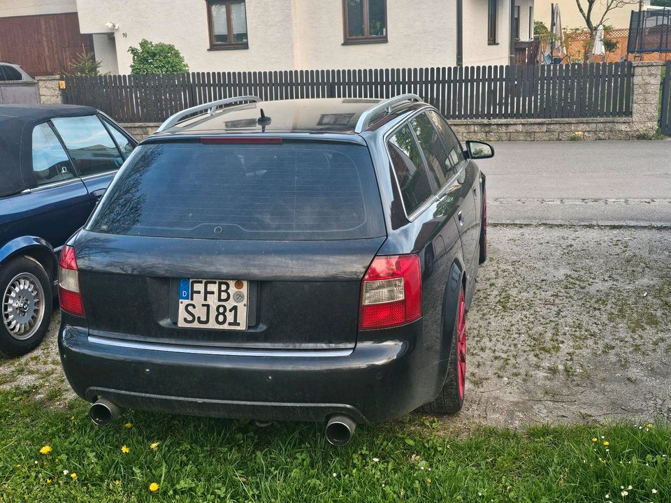 Audi A4 Avant 2.5 TDI Quattro in Fürstenfeldbruck