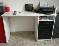 Schreibtisch in weiß/anthrazit Hessen - Gießen Vorschau